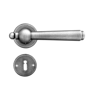 Kovaná kľučka ke dverim model 2901