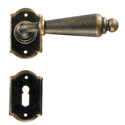 Kovaná kľučka ke dverim model 2401